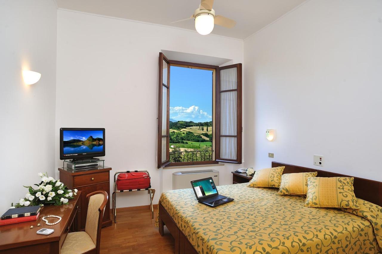 Hotel Bel Sit Сенигаллия Экстерьер фото